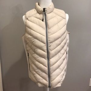 GAP cream vest, Size L